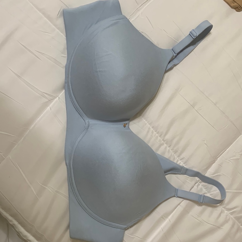 Cacique worn twice but wrong size.  42c